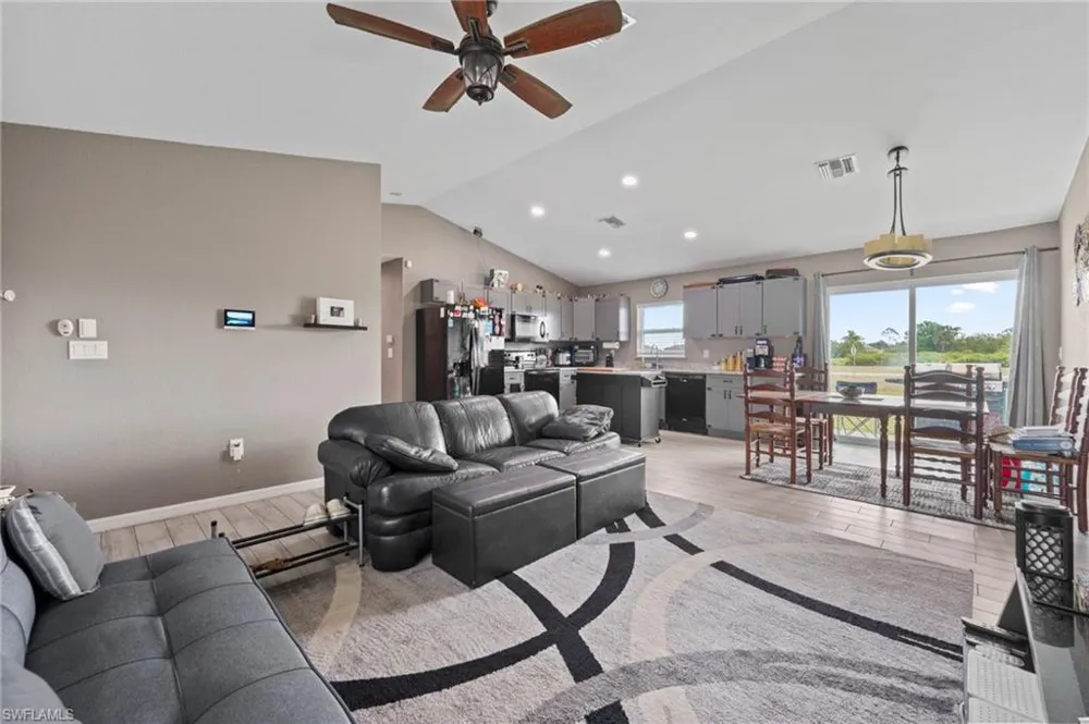 5011 Dania Circle Labelle, FL 33935