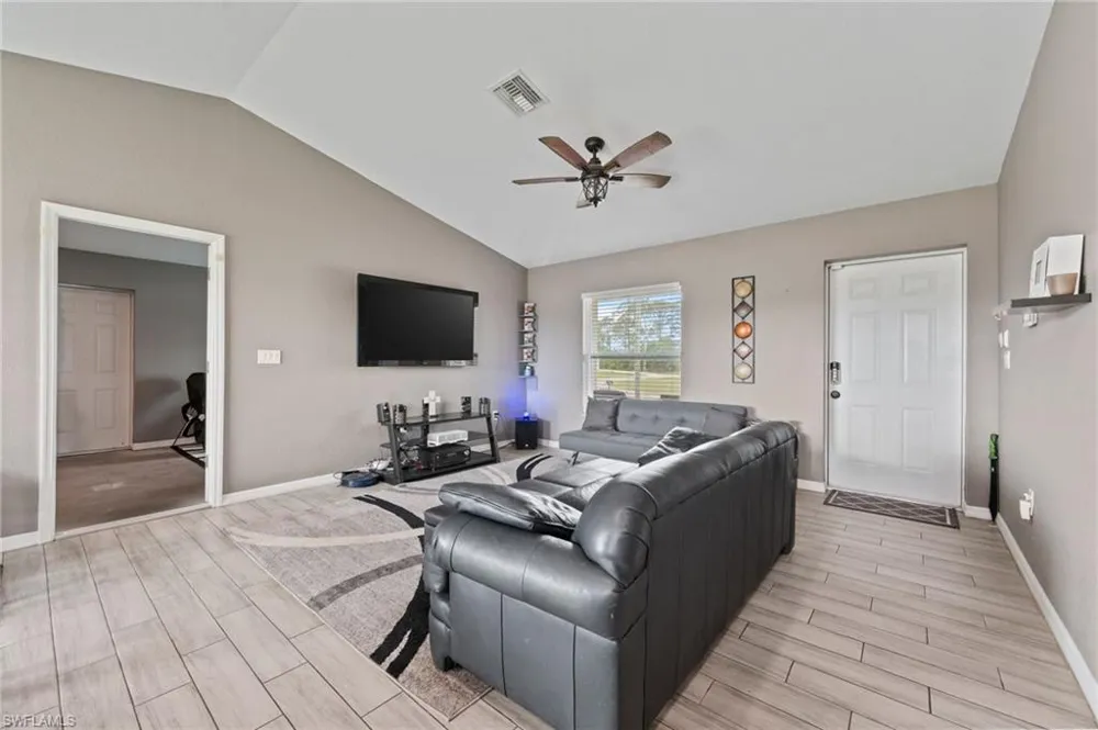 5011 Dania Circle Labelle, FL 33935