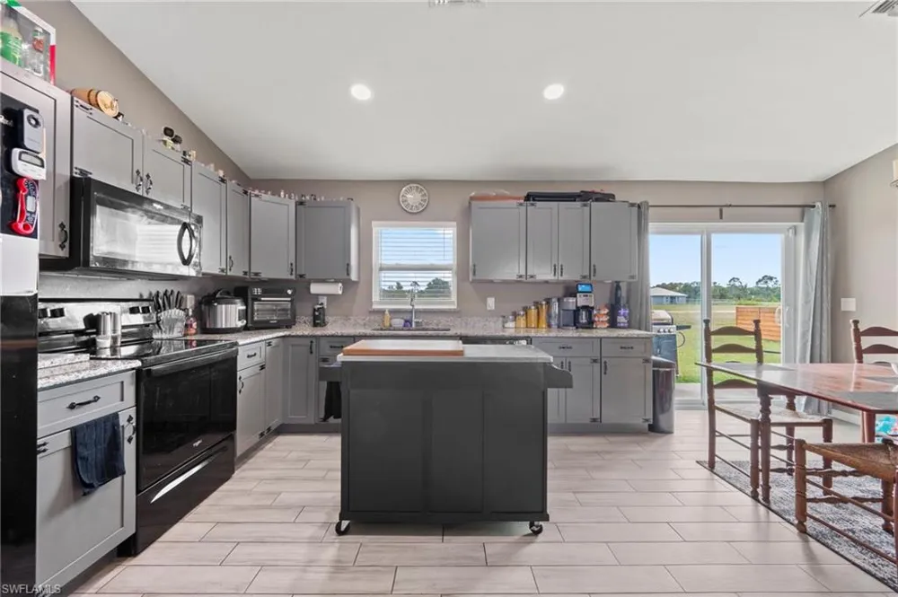 5011 Dania Circle Labelle, FL 33935