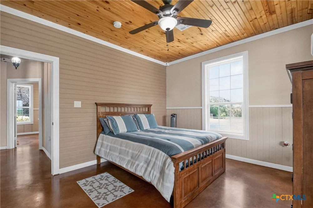 655 Highway 236 Moody, TX 76557