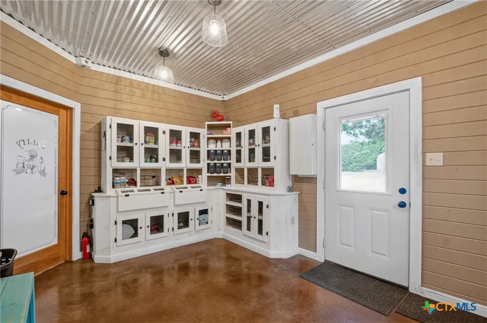 655 Highway 236 Moody, TX 76557