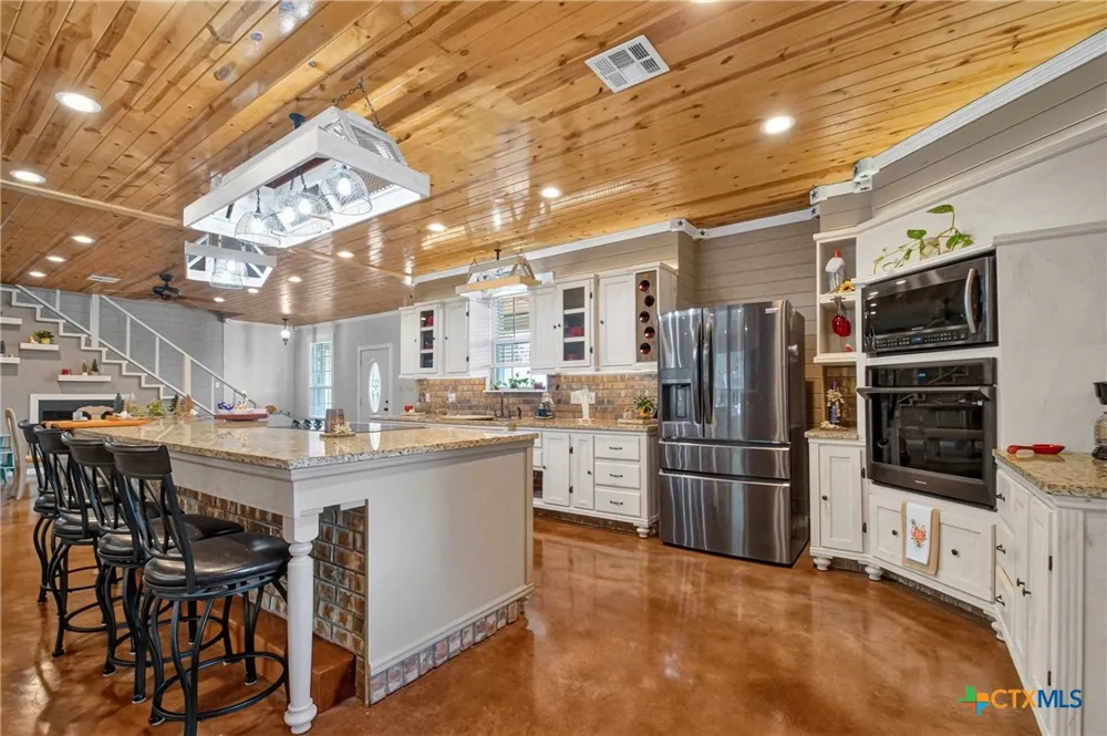 655 Highway 236 Moody, TX 76557
