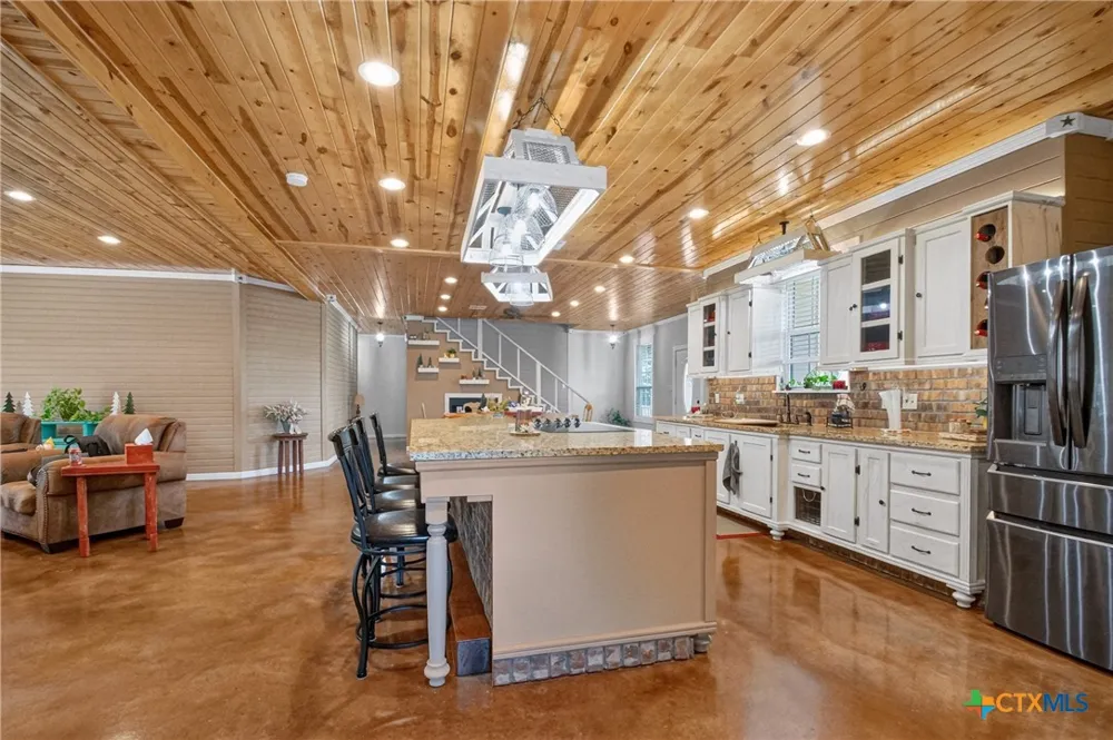 655 Highway 236 Moody, TX 76557