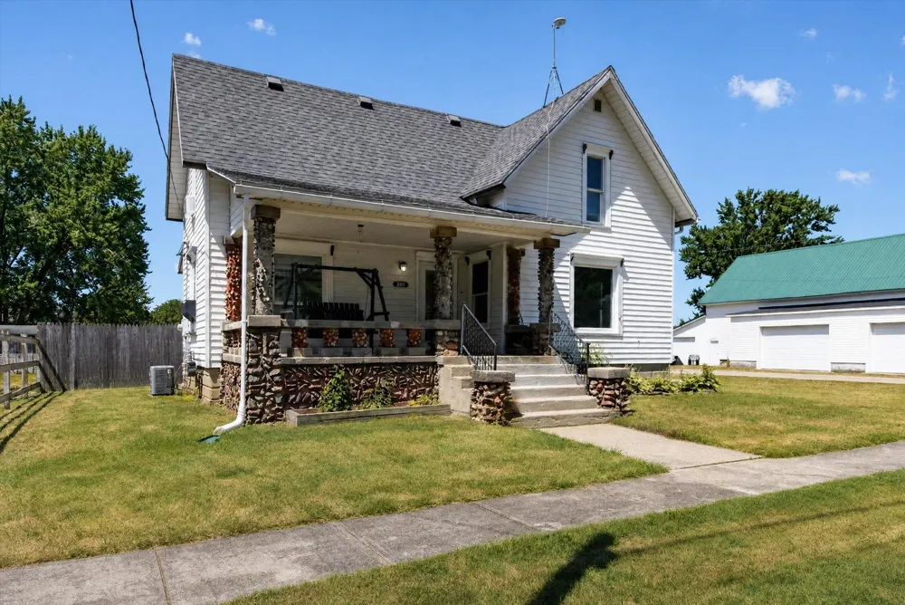 204 S Hodges Drive Fulton Township, MI 48871