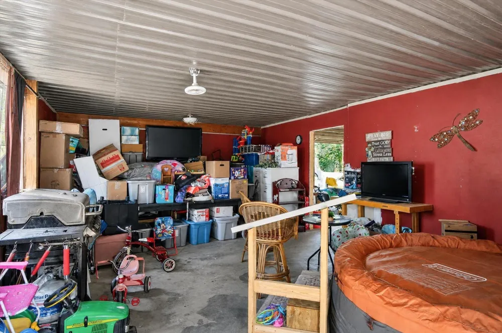 204 S Hodges Drive Fulton Township, MI 48871