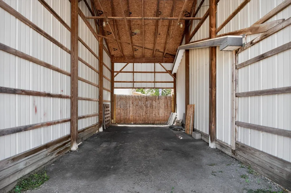 204 S Hodges Drive Fulton Township, MI 48871