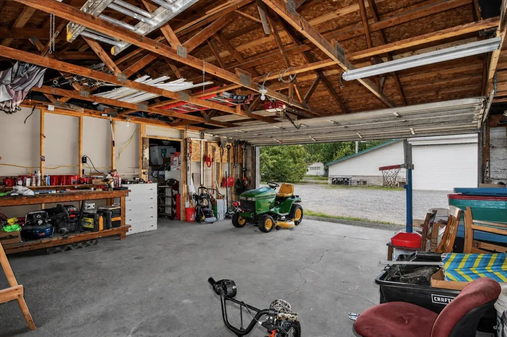 204 S Hodges Drive Fulton Township, MI 48871