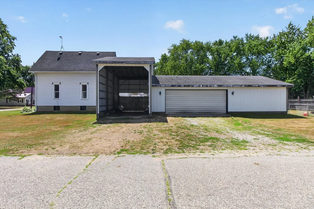 204 S Hodges Drive Fulton Township, MI 48871