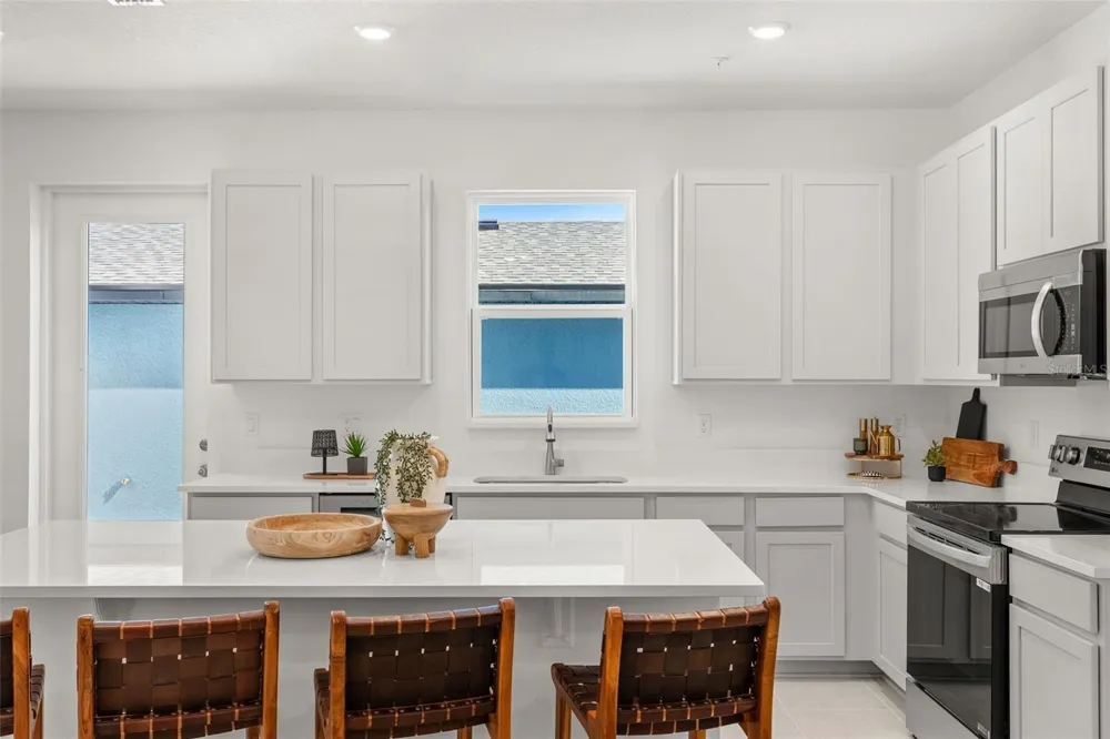 672 EMERALD GROVE DRIVE Apopka, FL 32703