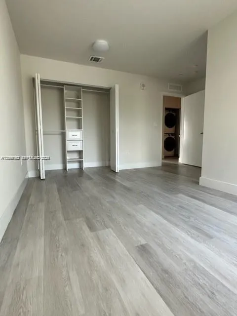 2561 NE 193rd St #1208 Miami, FL 33180