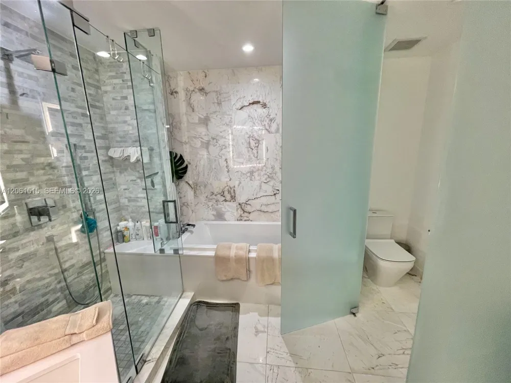 851 NE 1st Ave #2605 Miami, FL 33132