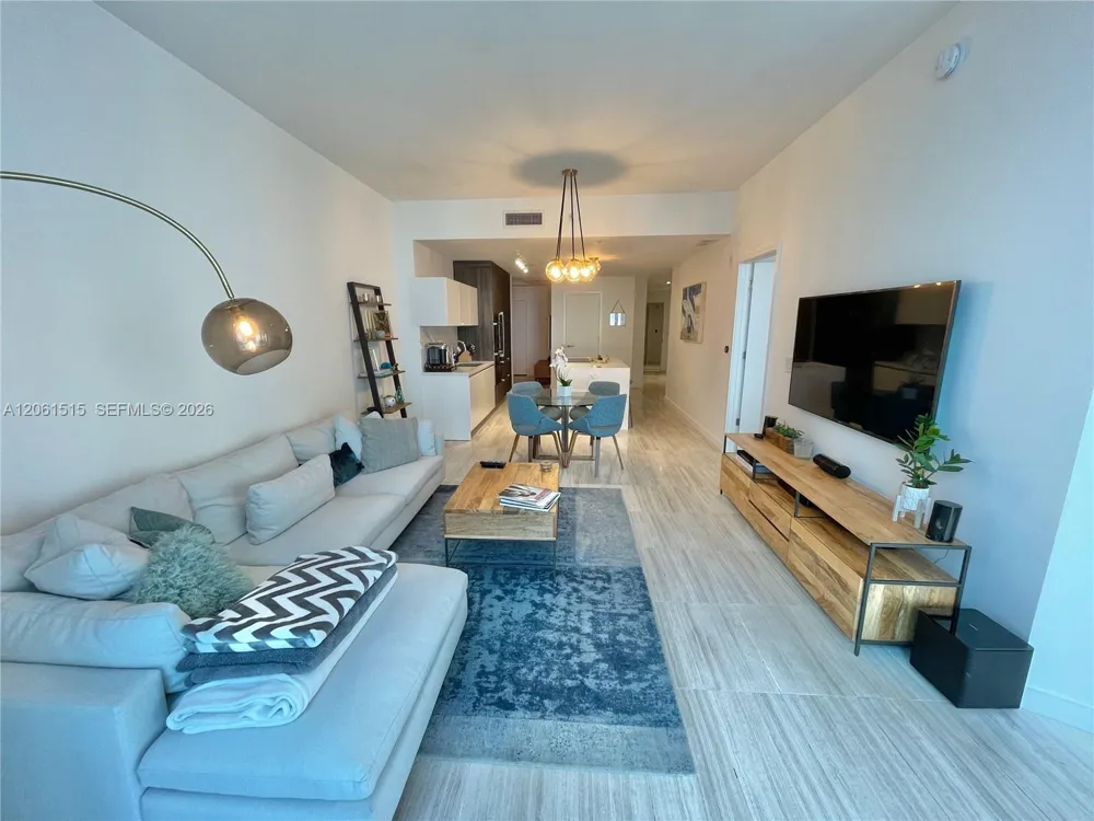 851 NE 1st Ave #2605 Miami, FL 33132