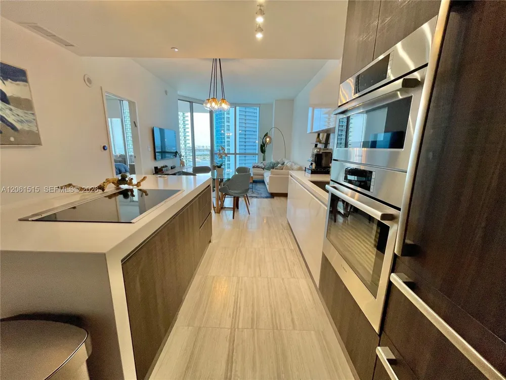 851 NE 1st Ave #2605 Miami, FL 33132