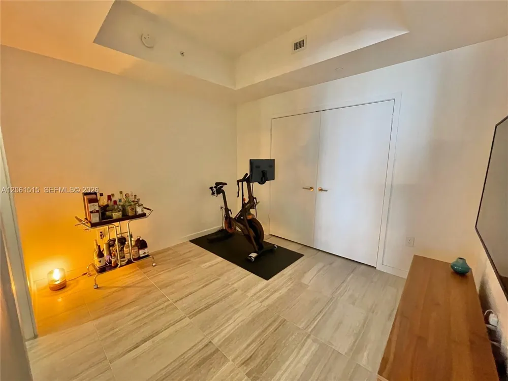 851 NE 1st Ave #2605 Miami, FL 33132