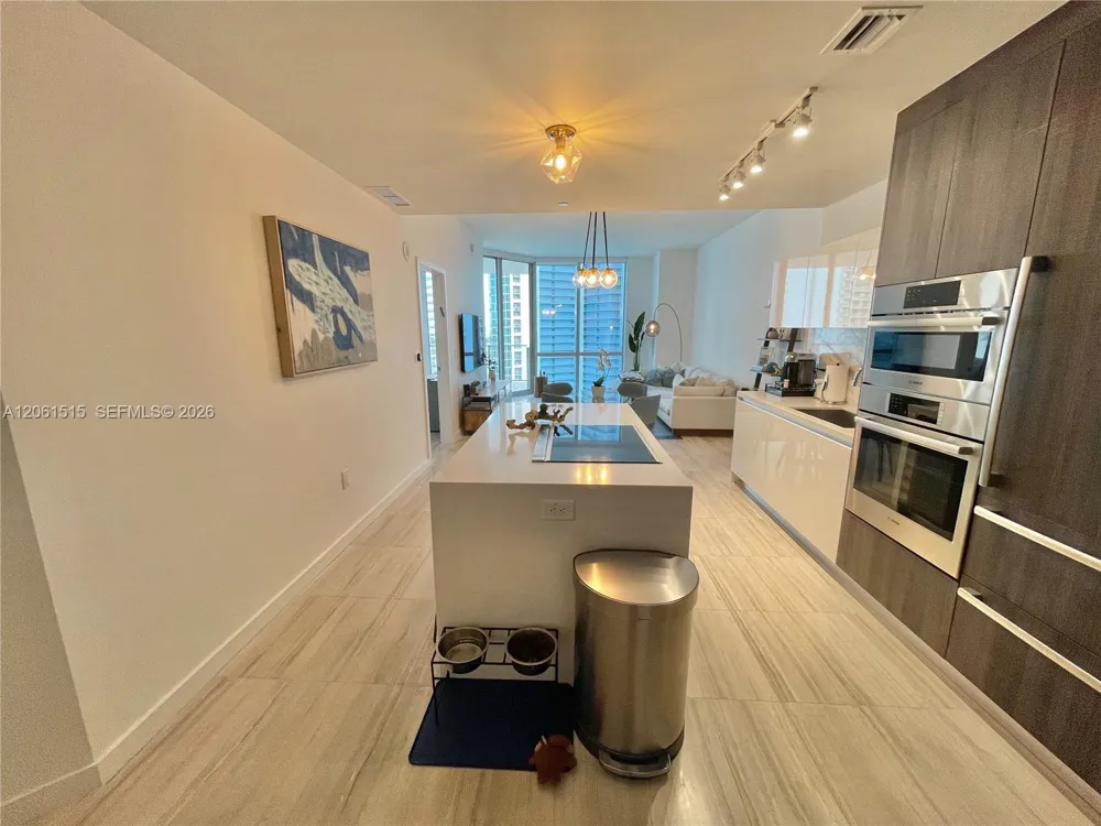 851 NE 1st Ave #2605 Miami, FL 33132