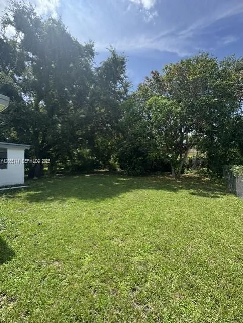 4130 SW 25th St West Park, FL 33023