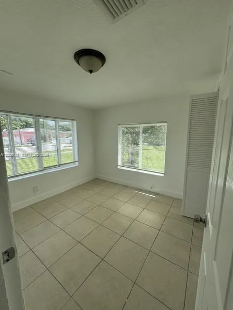4130 SW 25th St West Park, FL 33023