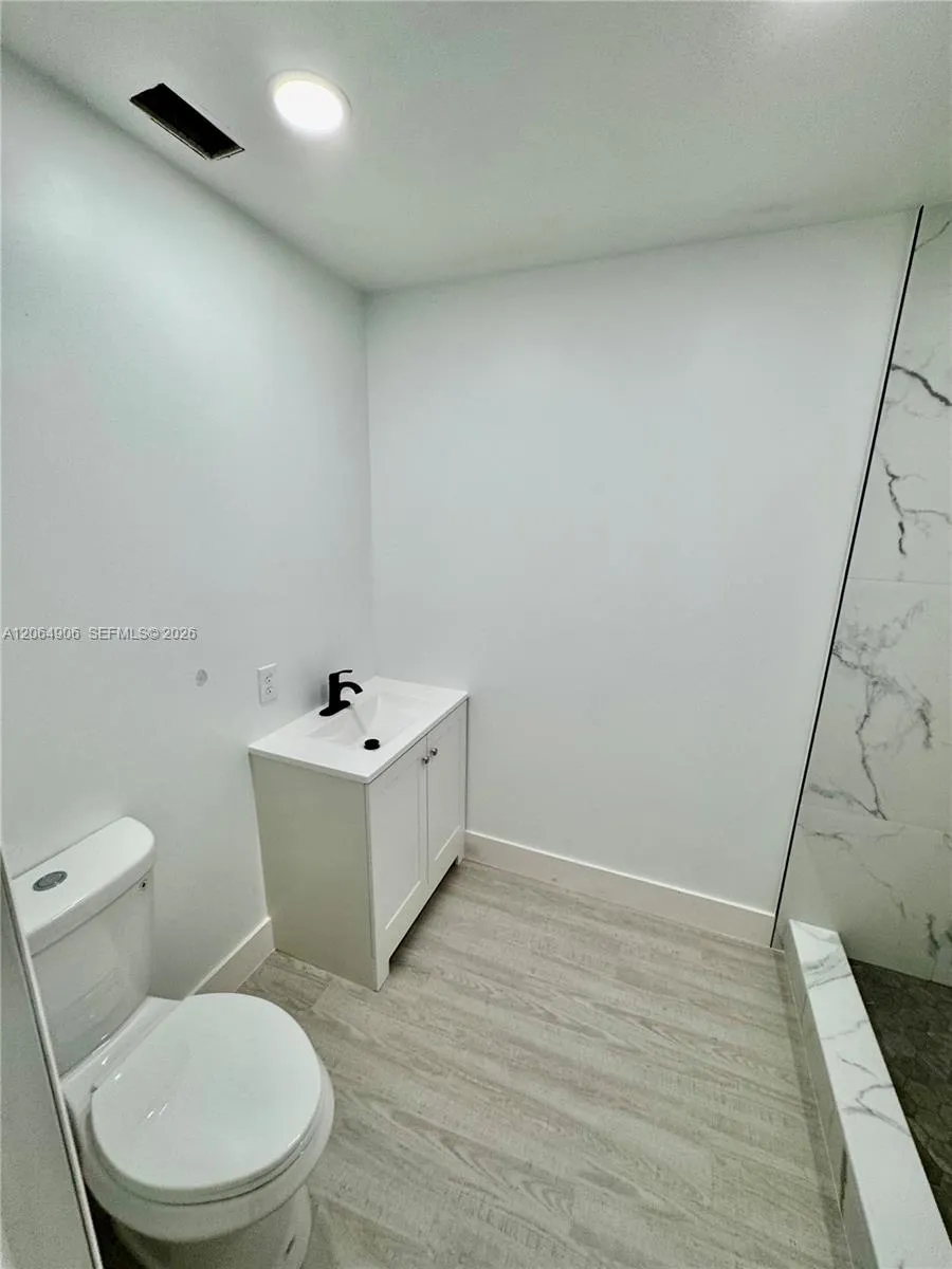 8010 NW 27th Pl #8010 Sunrise, FL 33322