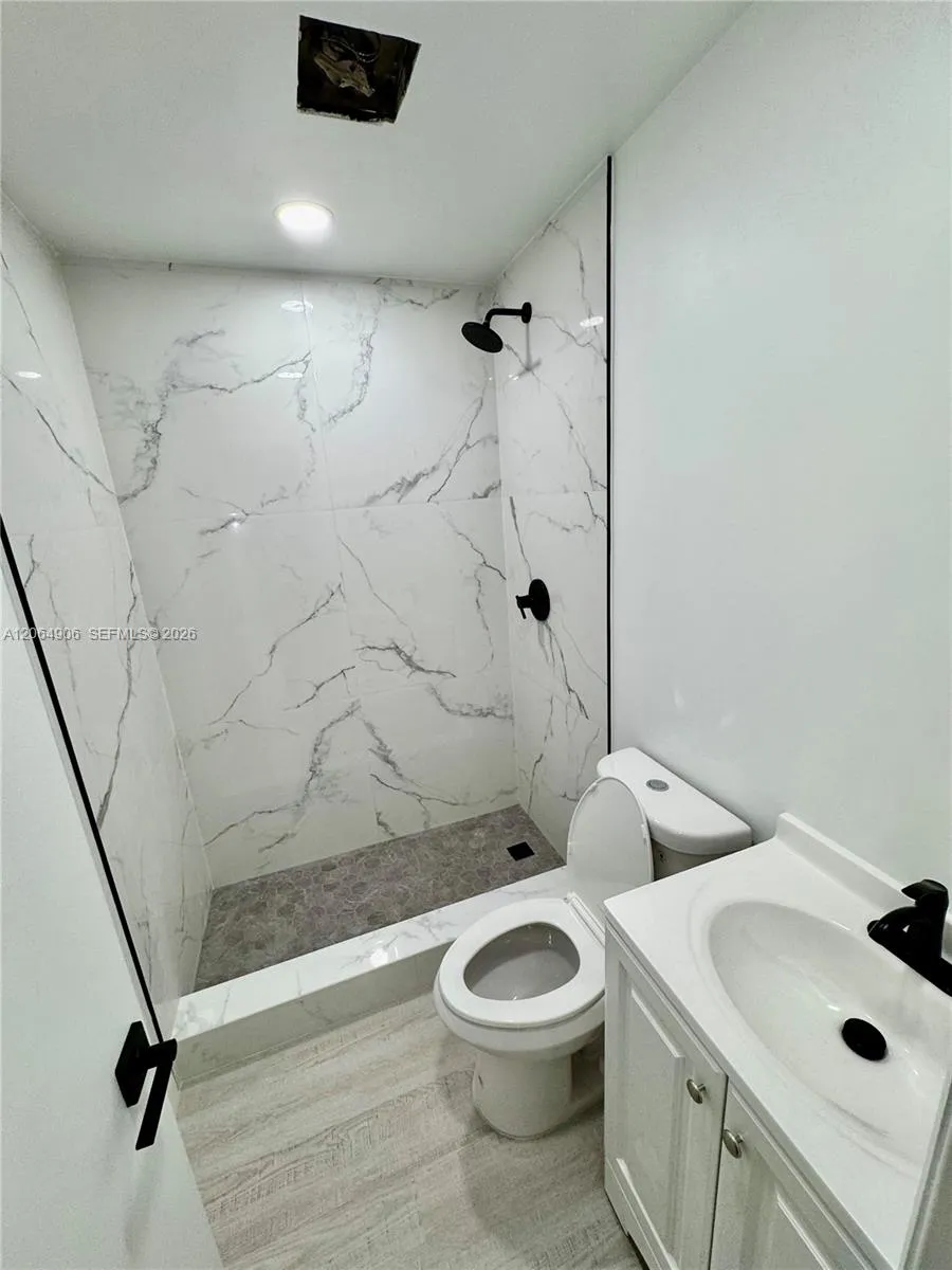 8010 NW 27th Pl #8010 Sunrise, FL 33322