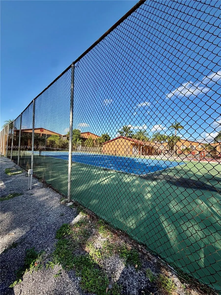 8010 NW 27th Pl #8010 Sunrise, FL 33322