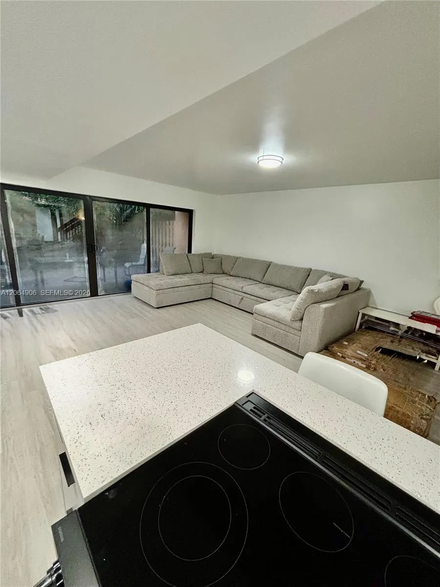 8010 NW 27th Pl #8010 Sunrise, FL 33322