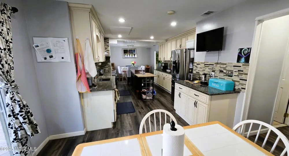7 Stradford Road Parlin, NJ 08859