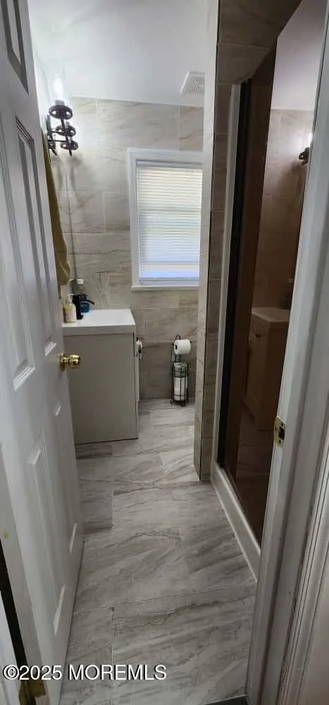 7 Stradford Road Parlin, NJ 08859