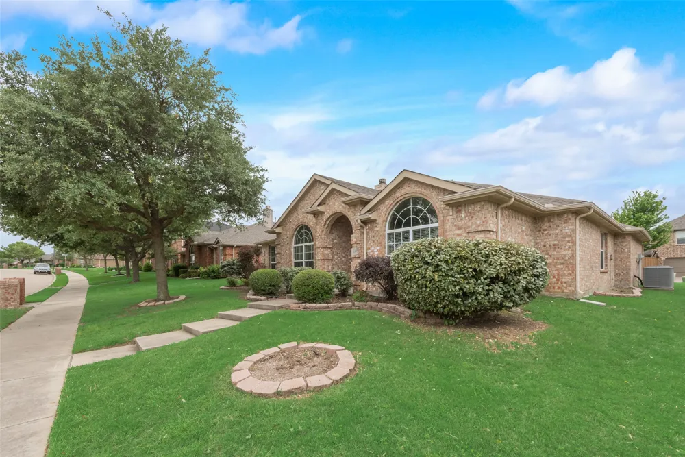 1077 Hampton Bay Drive Rockwall, TX 75087