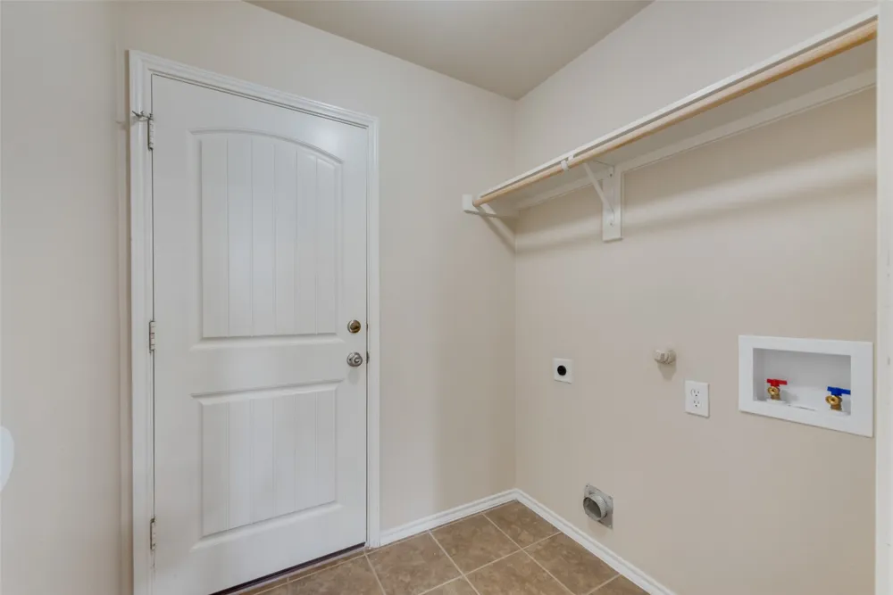 1077 Hampton Bay Drive Rockwall, TX 75087