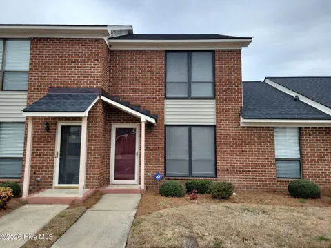 19 Upton Court