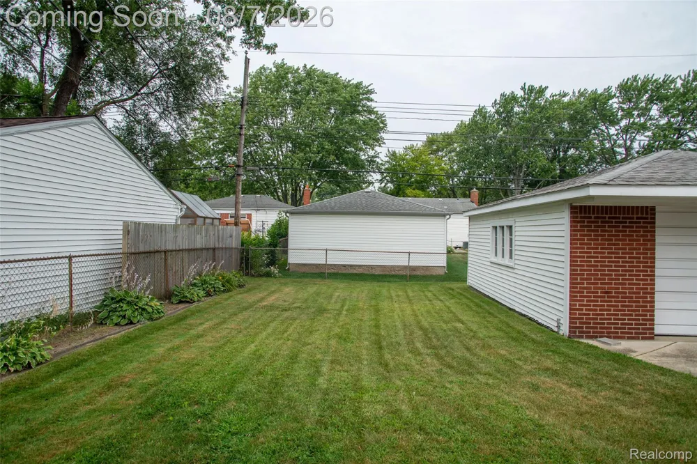 29505 Milton Avenue Madison Heights City, MI 48071