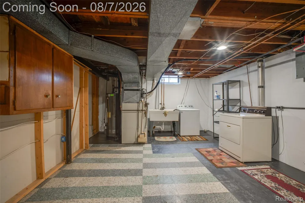 29505 Milton Avenue Madison Heights City, MI 48071
