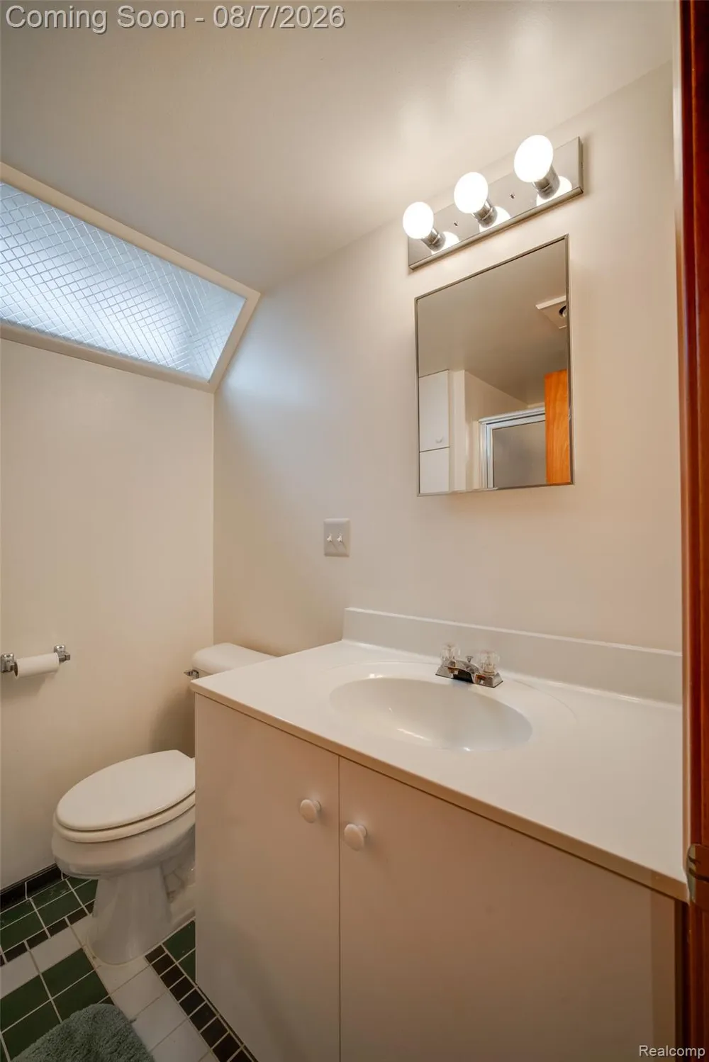 29505 Milton Avenue Madison Heights City, MI 48071