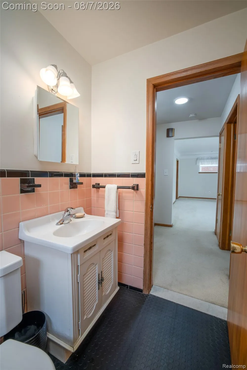 29505 Milton Avenue Madison Heights City, MI 48071