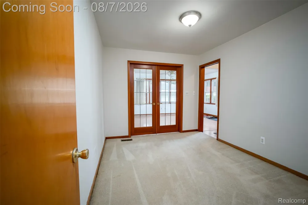 29505 Milton Avenue Madison Heights City, MI 48071