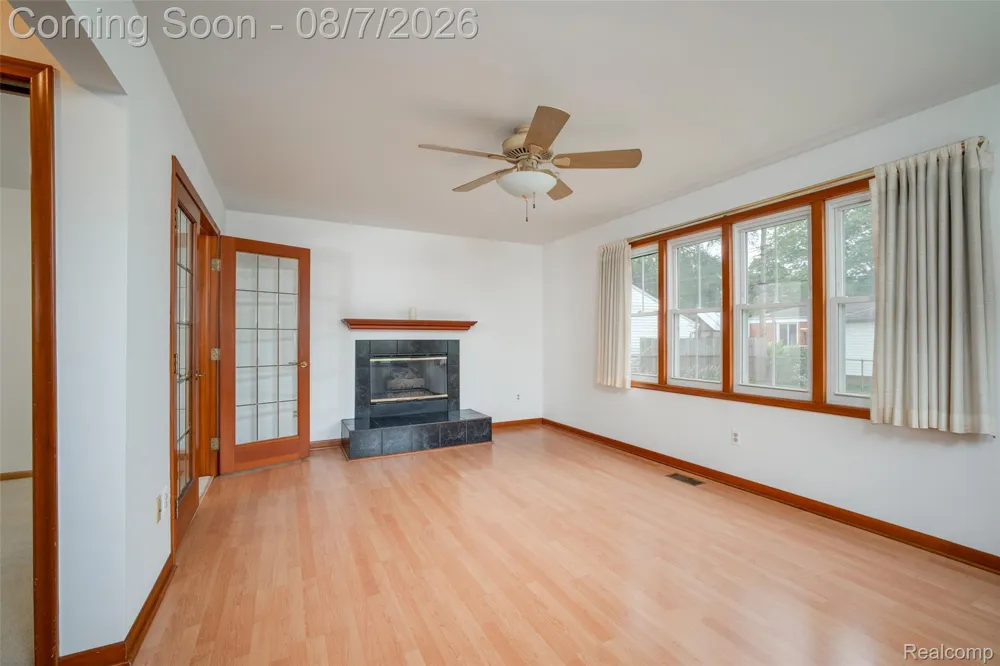 29505 Milton Avenue Madison Heights City, MI 48071