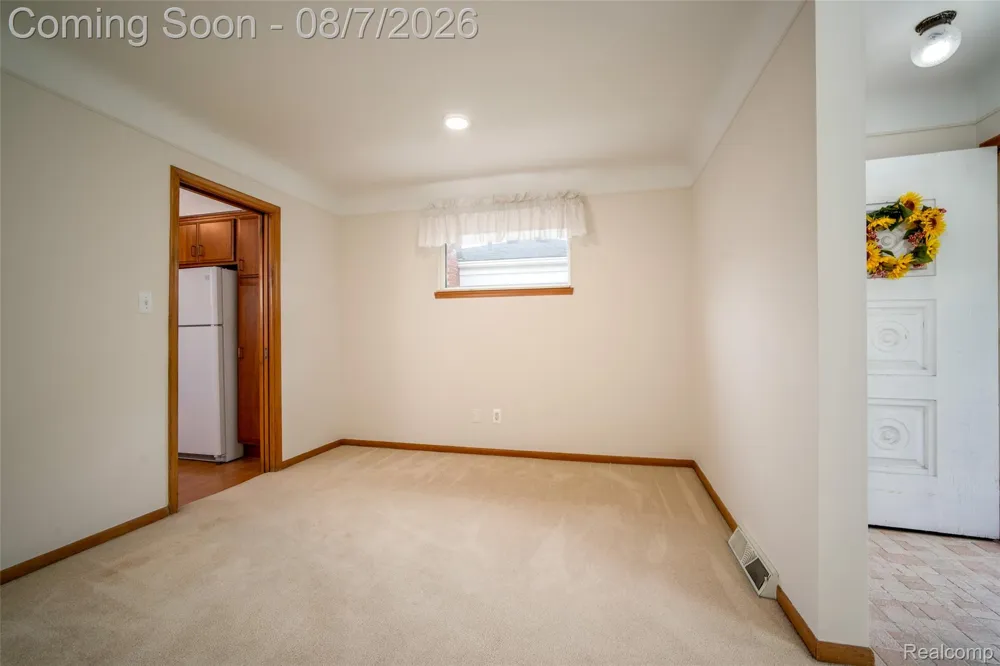 29505 Milton Avenue Madison Heights City, MI 48071