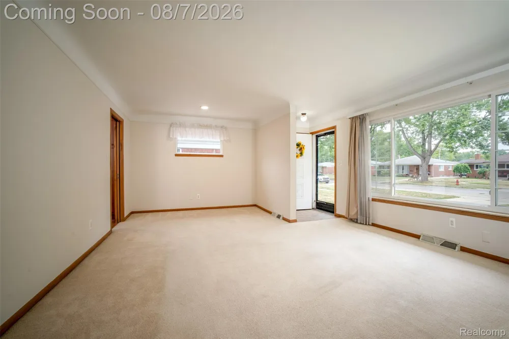 29505 Milton Avenue Madison Heights City, MI 48071