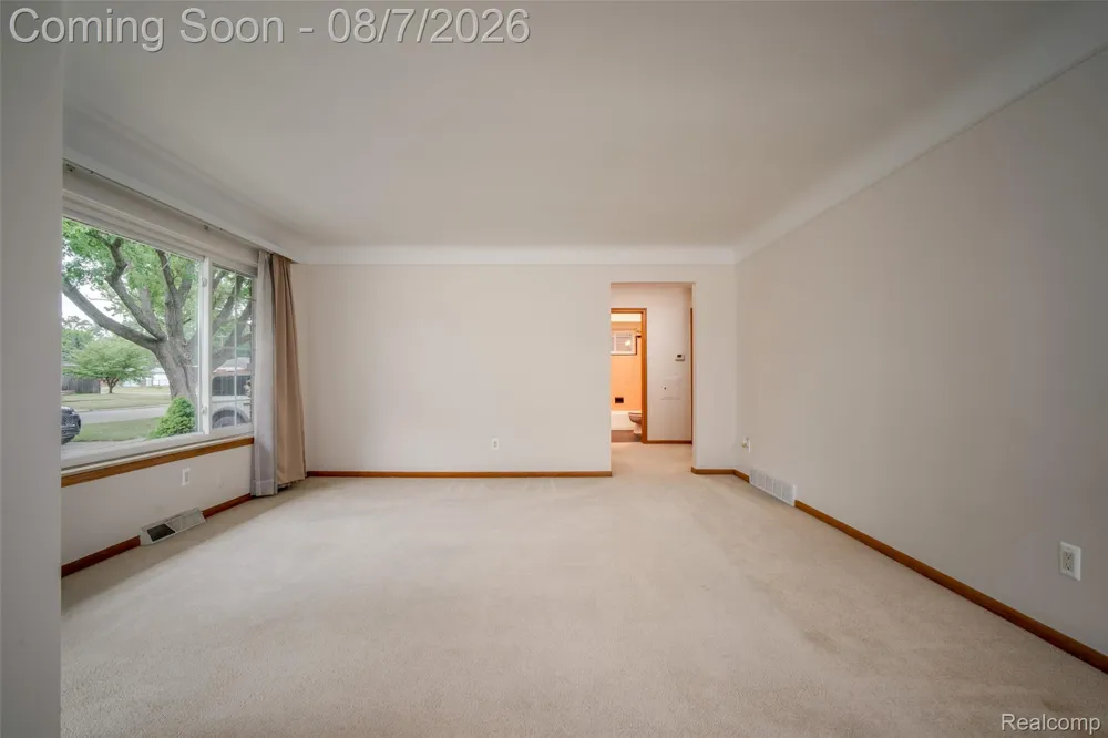 29505 Milton Avenue Madison Heights City, MI 48071
