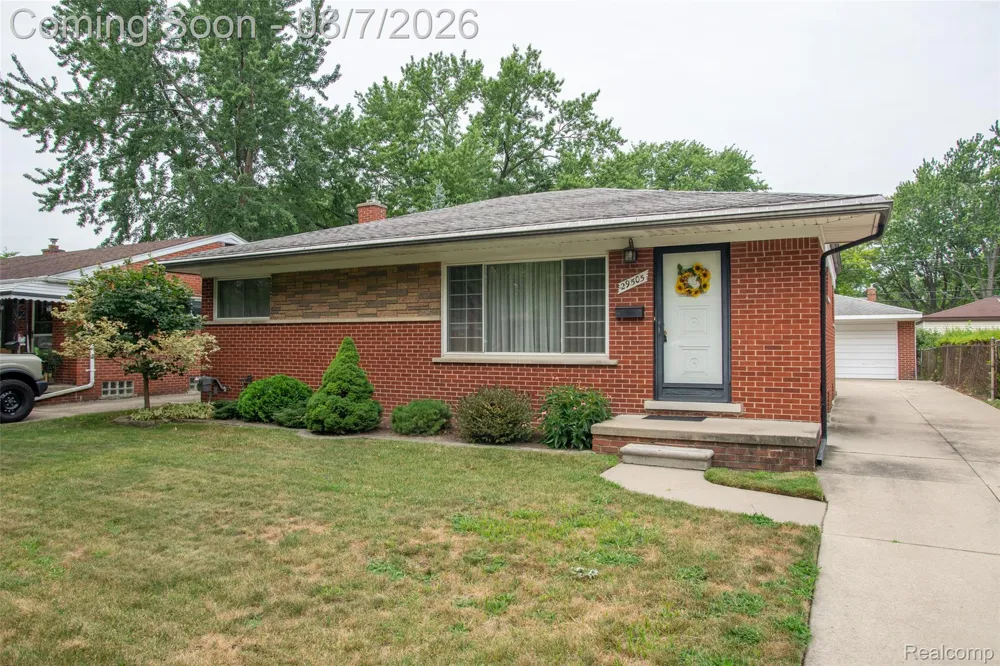 29505 Milton Avenue Madison Heights City, MI 48071