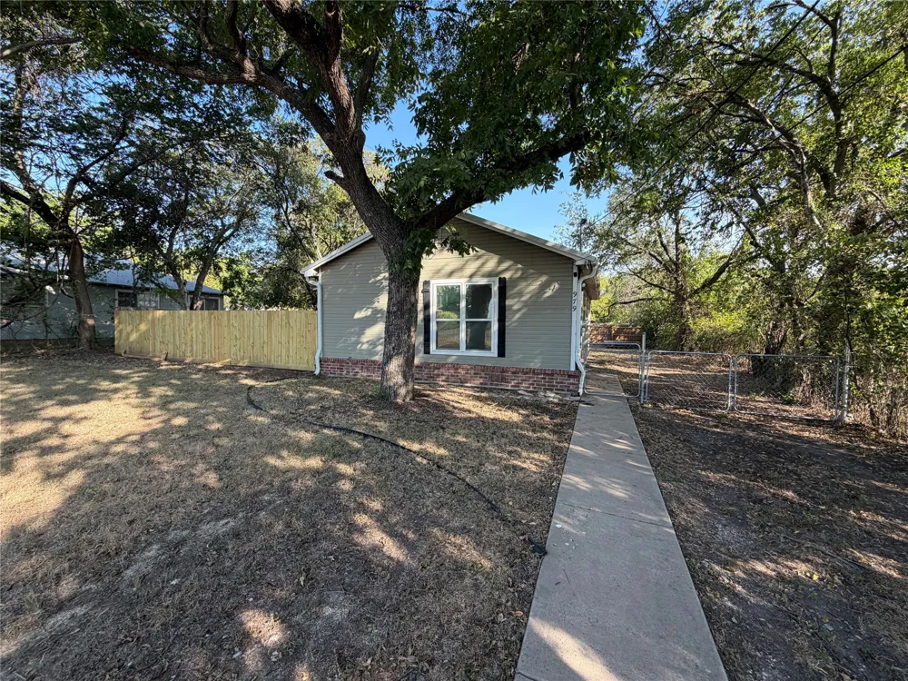 979 W Pecan Street Stephenville, TX 76401