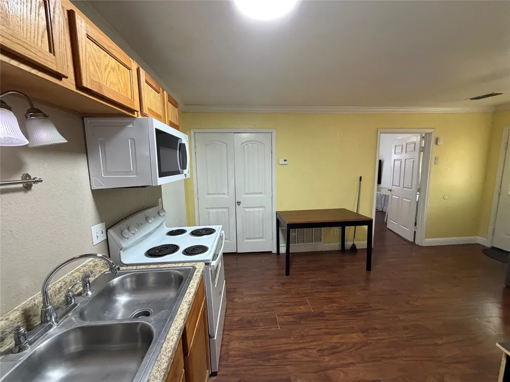 979 W Pecan Street Stephenville, TX 76401