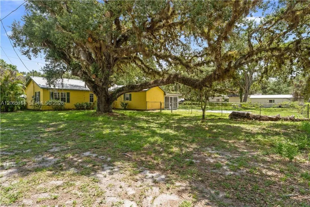 260 FraserAve La Belle, FL 33935