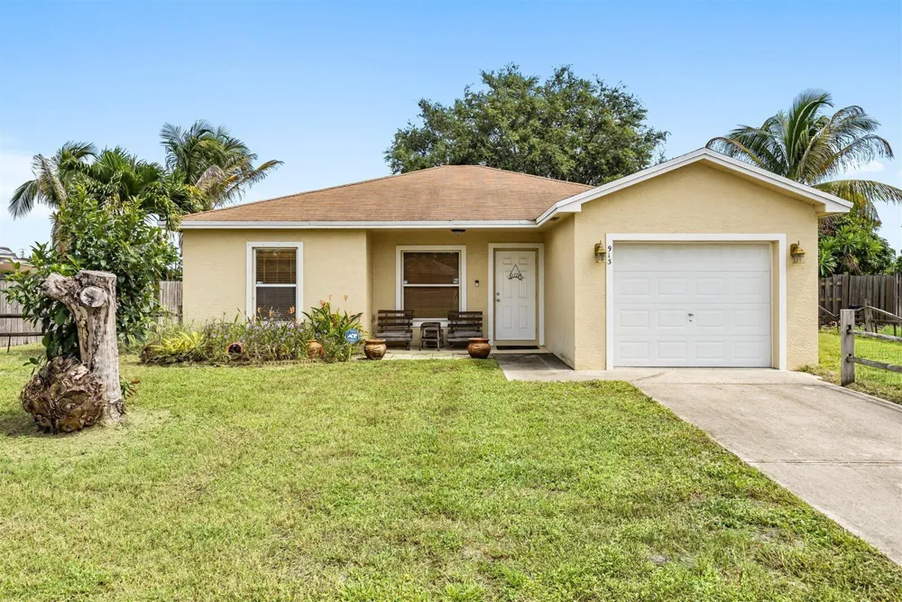 913 SE FORREST PARK DRIVE Stuart, FL 34994