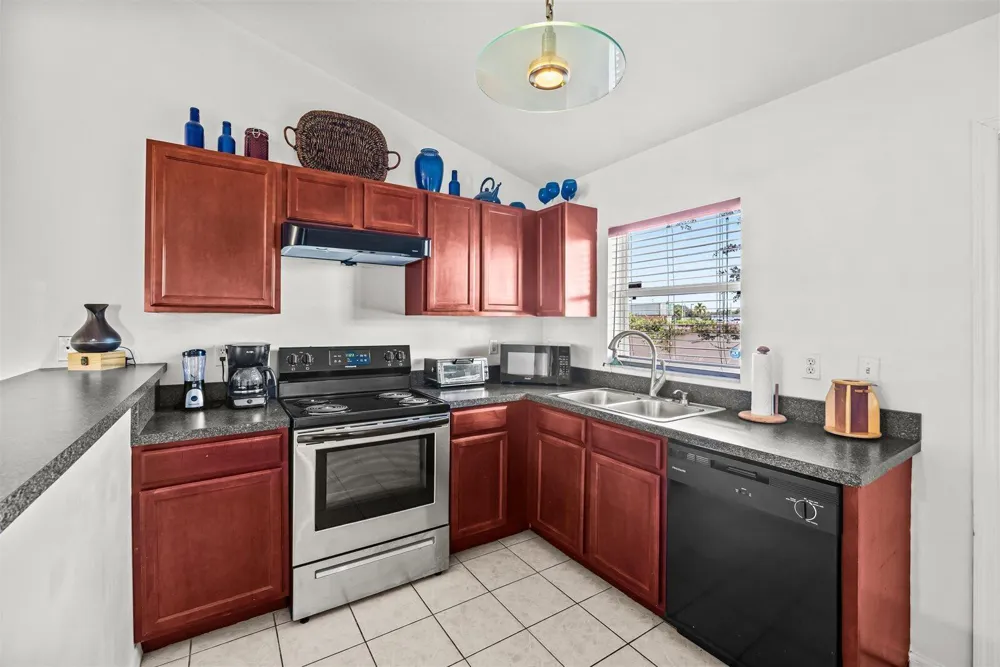 913 SE FORREST PARK DRIVE Stuart, FL 34994
