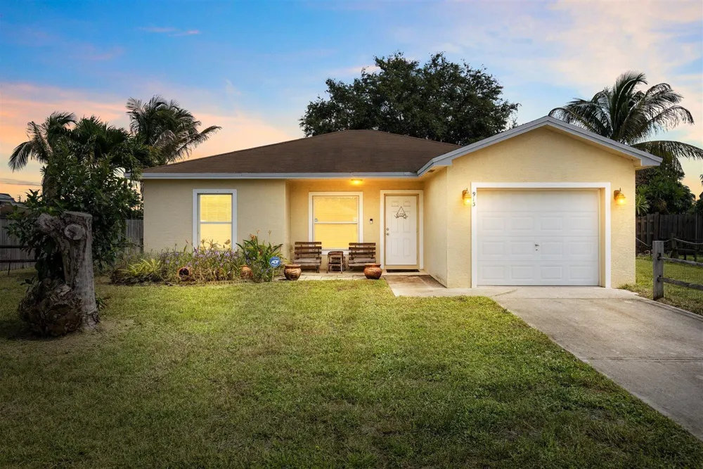 913 SE FORREST PARK DRIVE Stuart, FL 34994
