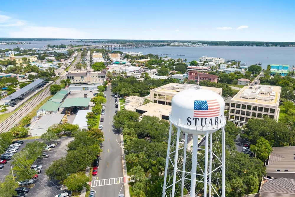 913 SE FORREST PARK DRIVE Stuart, FL 34994