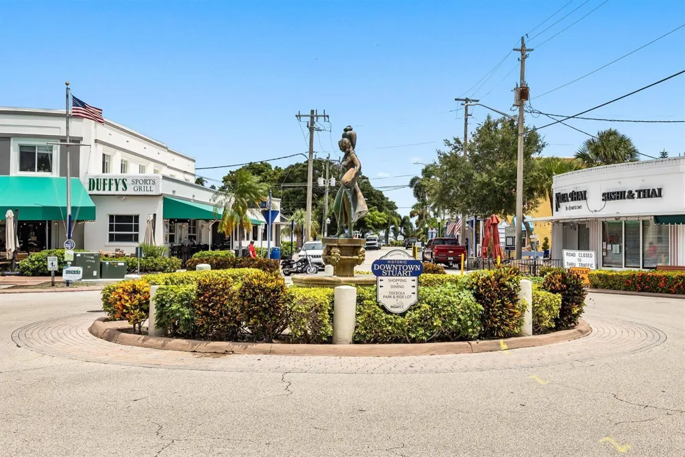913 SE FORREST PARK DRIVE Stuart, FL 34994