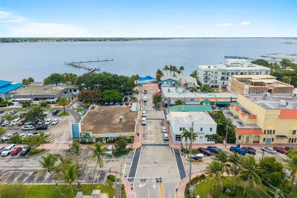 913 SE FORREST PARK DRIVE Stuart, FL 34994