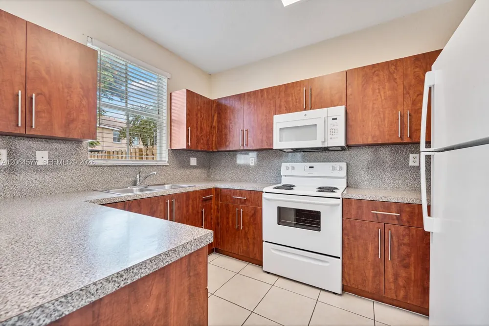 1427 SE 25th Ave Homestead, FL 33035